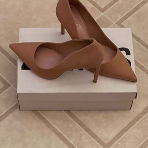 Schultz beige high heels size 9